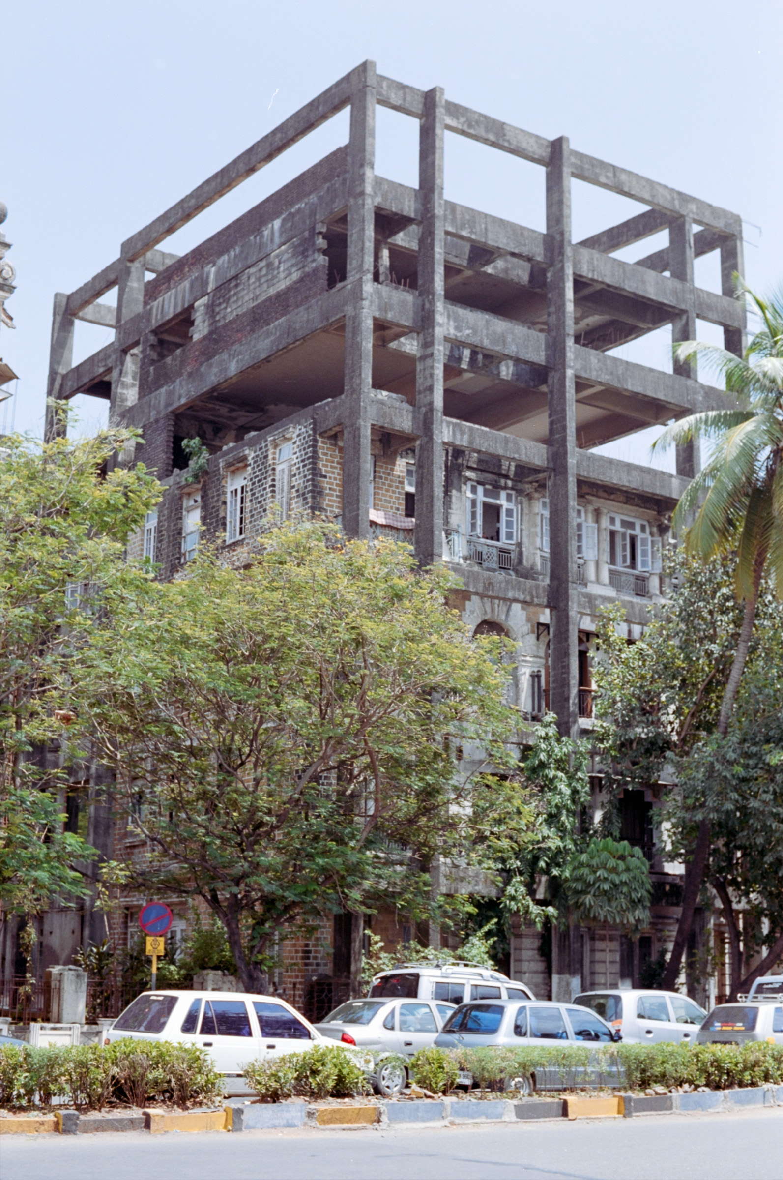 AHP F2004 09 002 sc250526 img22 NLP